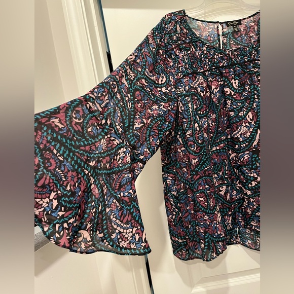 Jessica Simpson Flowy Patterned Top - Picture 2 of 6